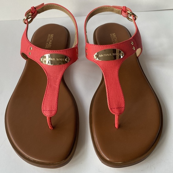 Michael Kors Logo Plate Thong Leather Sandal - Picture 6 of 13